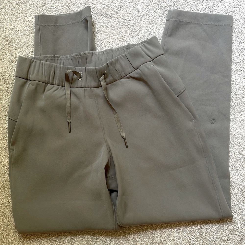 New without tag lulu lemon on the move ankle pants